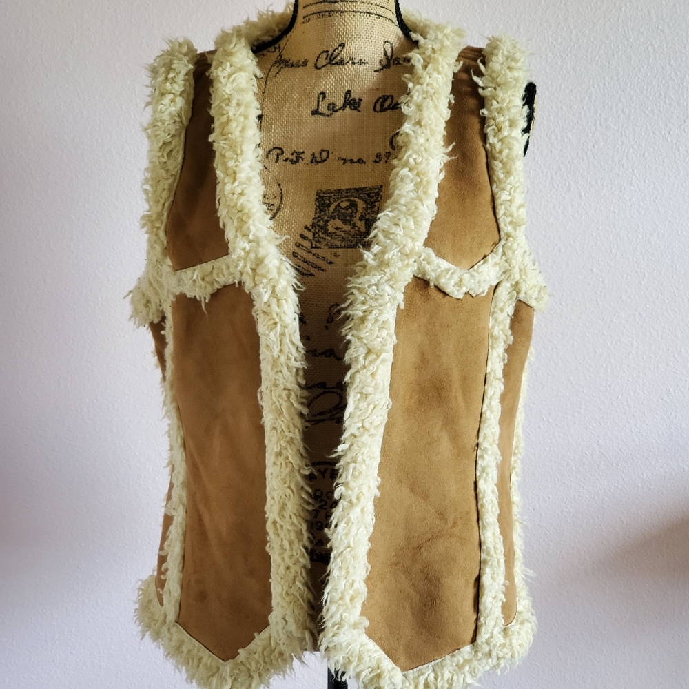 🧊 Faux Fur Vest